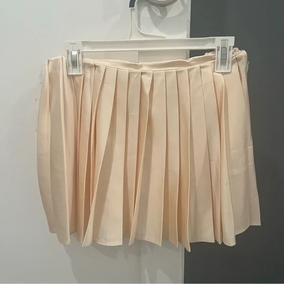 SOLD House of CB Ivory Pleated Satin Mini Skirt Emira size S - Picture 7 of 9
